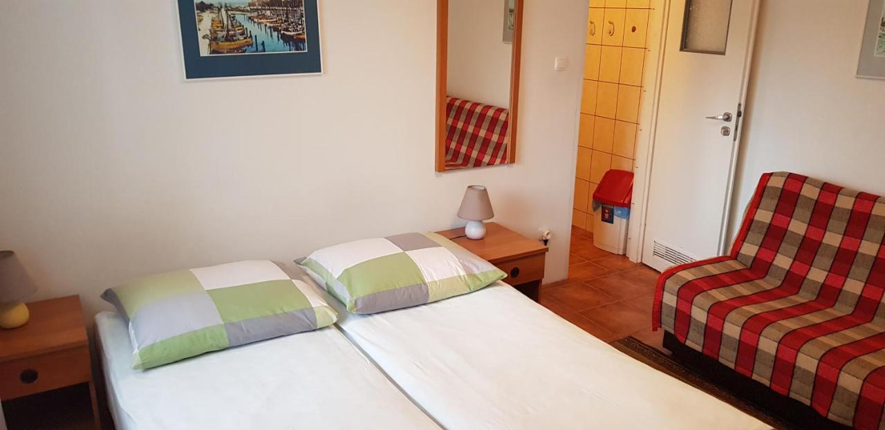 Wynajem Pokoi Hotell Kołobrzeg Exteriör bild