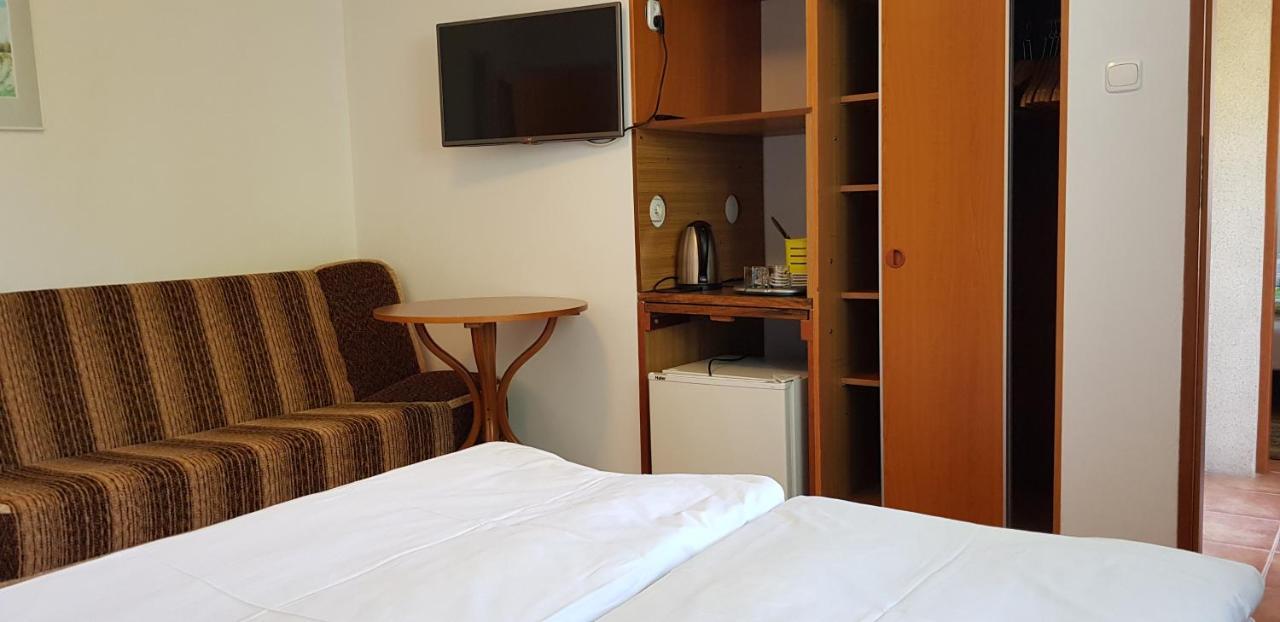 Wynajem Pokoi Hotell Kołobrzeg Exteriör bild