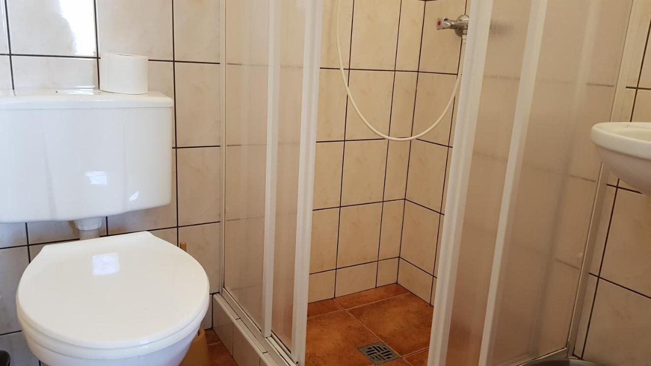 Wynajem Pokoi Hotell Kołobrzeg Exteriör bild