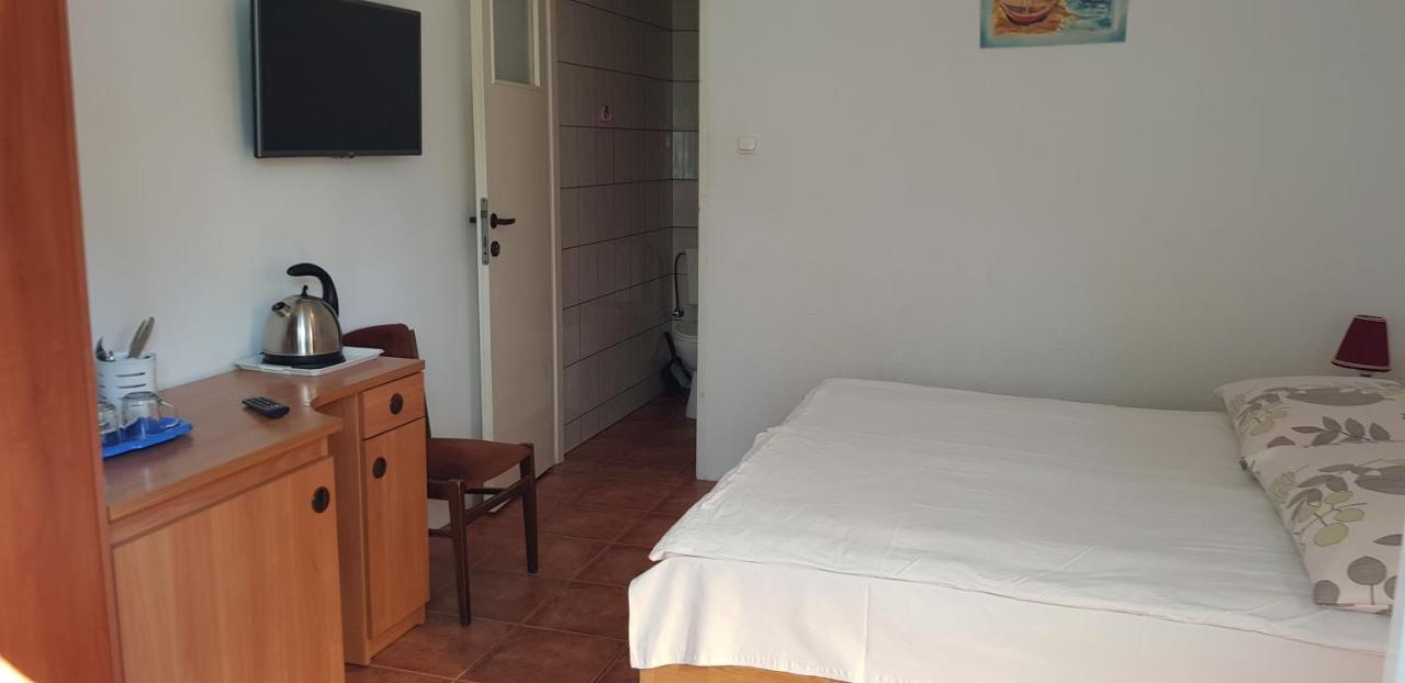Wynajem Pokoi Hotell Kołobrzeg Exteriör bild